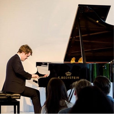 Nghệ sĩ piano BENJAMIN GROSVENOR